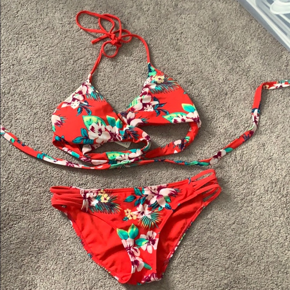 Hollister Hawaiian/Floral print Bikini Set